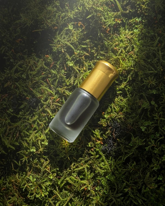 Pure Oud Essential Oil – Pure Agarwood Essential Oil Derived from the Crassna Tree through a Distillation Process